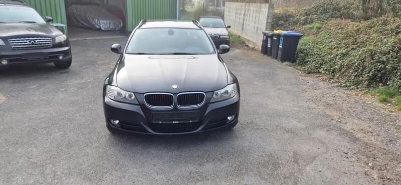 Schwarz Gebraucht 2010 BMW 318 Kombi | 3.500 € (Guter Preis) - Bild 1/4