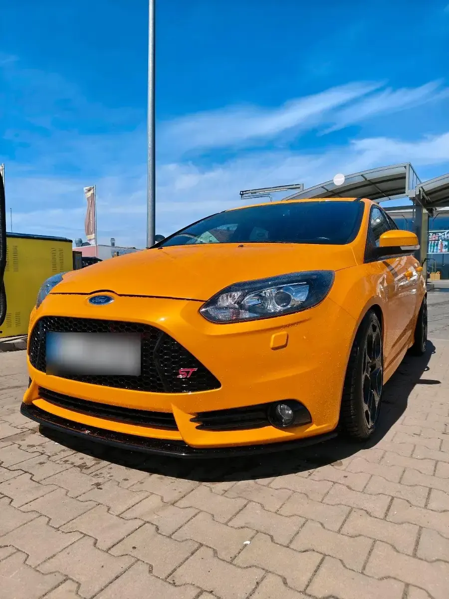 Gebraucht Ford Focus ST 250 PS (183 kW) 2013 Gelb Limousine