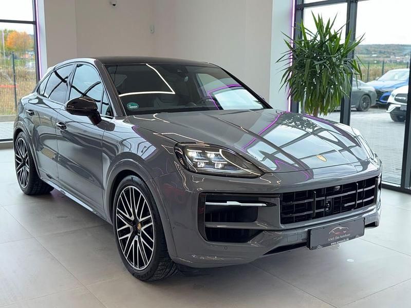 Grau Gebraucht 2024 Porsche Cayenne SUV | 121.950 € (Etwas zu teuer) - Bild 1/4