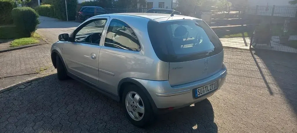 Gebraucht Opel Corsa Edition 80 PS (58 kW) 2005 Silber Kleinwagen