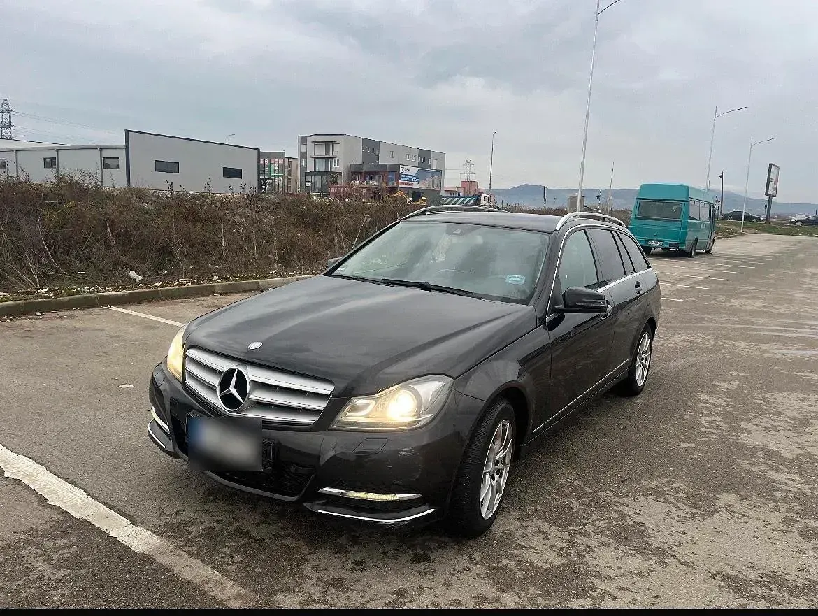 Gebraucht Mercedes C220 170 PS (125 kW) 2013 Schwarz Kombi