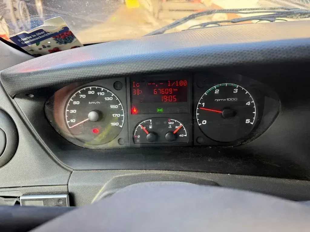 Gebraucht Iveco Daily 170 PS (125 kW) 2013 Orange Limousine