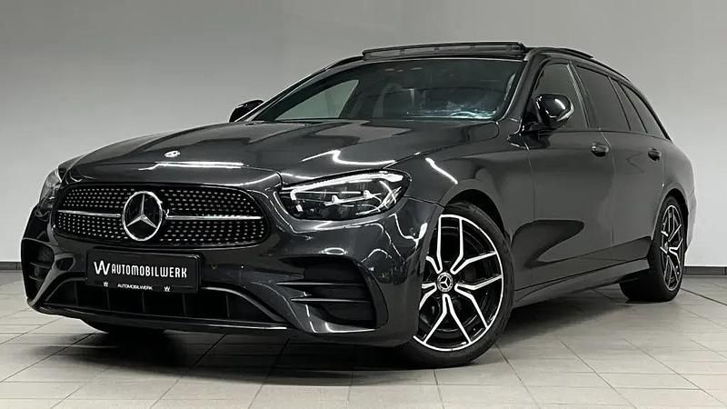 Schwarz olivgruen Gebraucht 2021 Mercedes E220 AMG Kombi | 34.890 € (Etwas zu teuer) - Bild 1/4