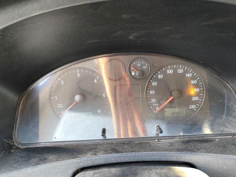 Gebraucht VW Transporter 84 PS (61 kW) 2008 Grau Van