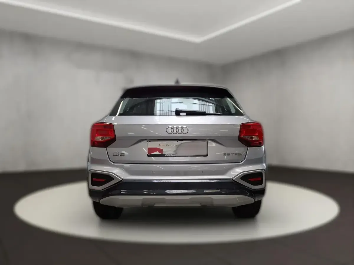 Gebraucht Audi Q2 Advanced Plus 150 PS (110 kW) 2023 Silber metallic SUV