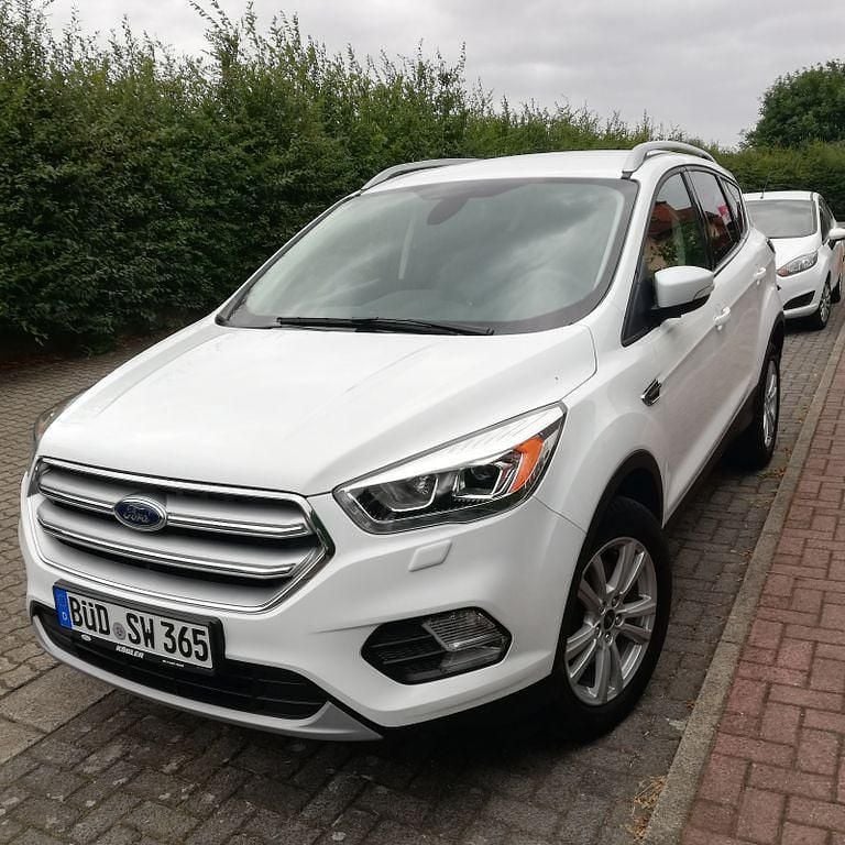 Gebraucht Ford Kuga Business Edition 150 PS (110 kW) 2017 Weiß SUV