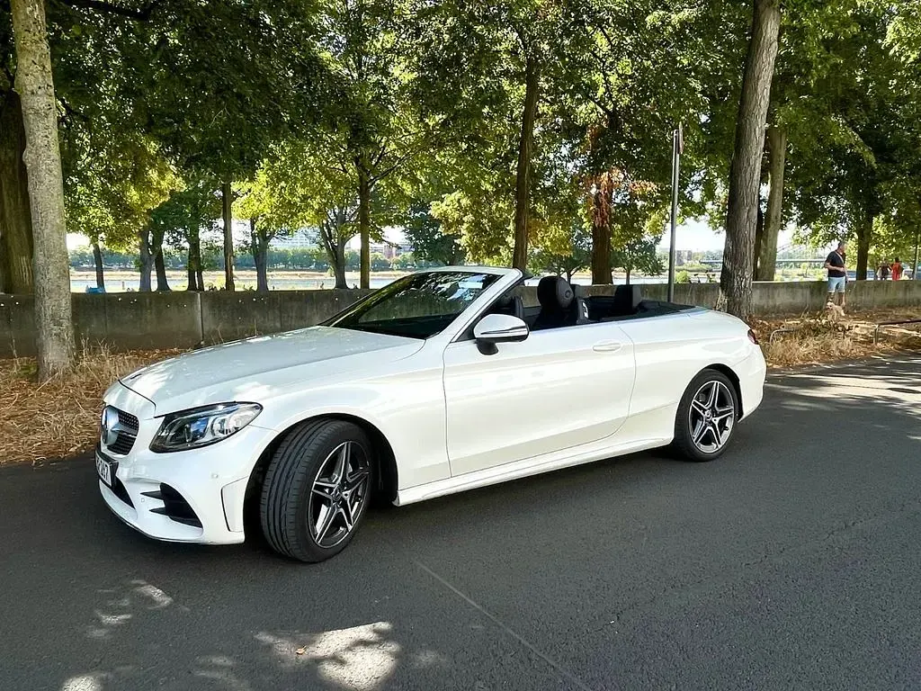 Gebraucht Mercedes C200 AMG 184 PS (135 kW) 2019 Weiß Cabrio