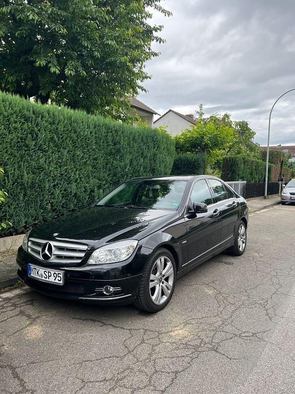 Schwarz Gebraucht 2010 Mercedes C180 Avantgarde Limousine | 6.600 € (Fairer Preis) - Bild 1/4