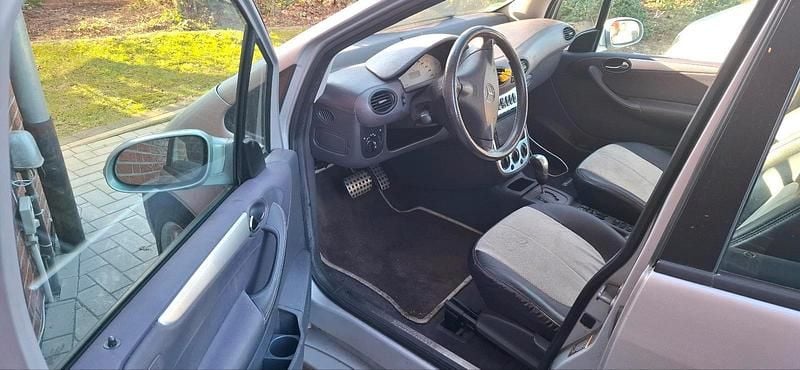 Gebraucht Mercedes A210 140 PS (102 kW) 2003 Silber Kleinwagen