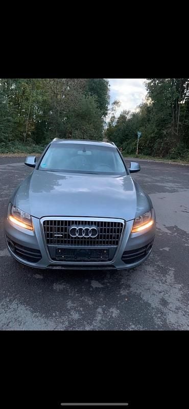 Silber Gebraucht 2009 Audi Q5 SUV | 11.900 € (Etwas zu teuer) - Bild 1/4