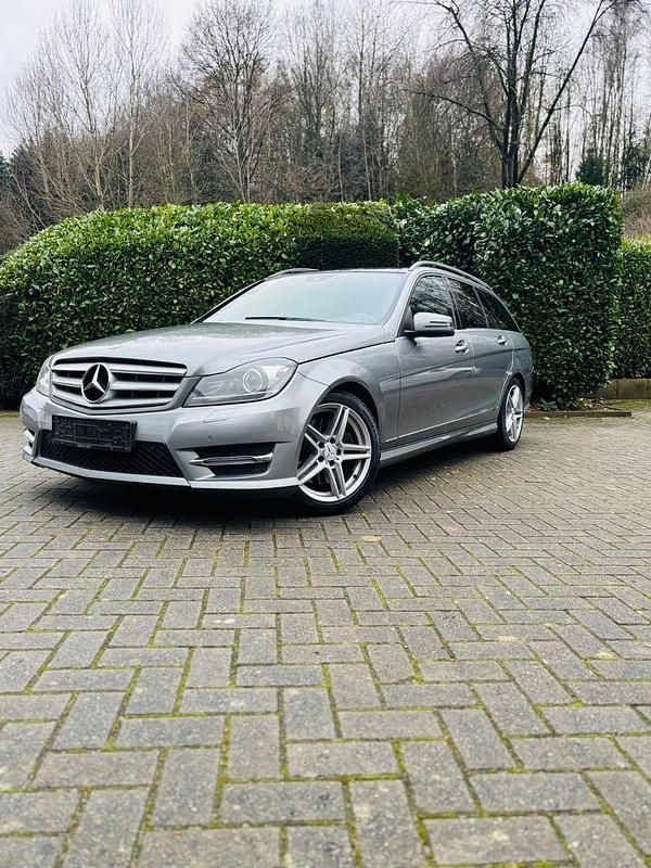Gebraucht Mercedes C250 AMG line 204 PS (150 kW) 2013 Silber Kombi