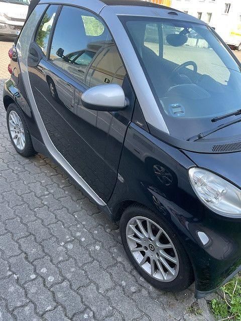 Schwarz Gebraucht 2010 Smart ForTwo Cabrio Passion Cabrio | 4.290 € - Bild 1/3