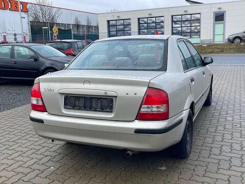Gebraucht Mazda 323F Comfort 88 PS (64 kW) 1999 Gold Limousine