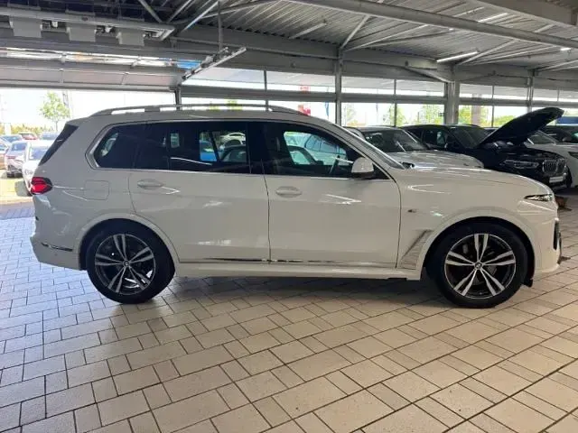 Gebraucht BMW X7 M Sport 352 PS (258 kW) 2025 Weiss SUV