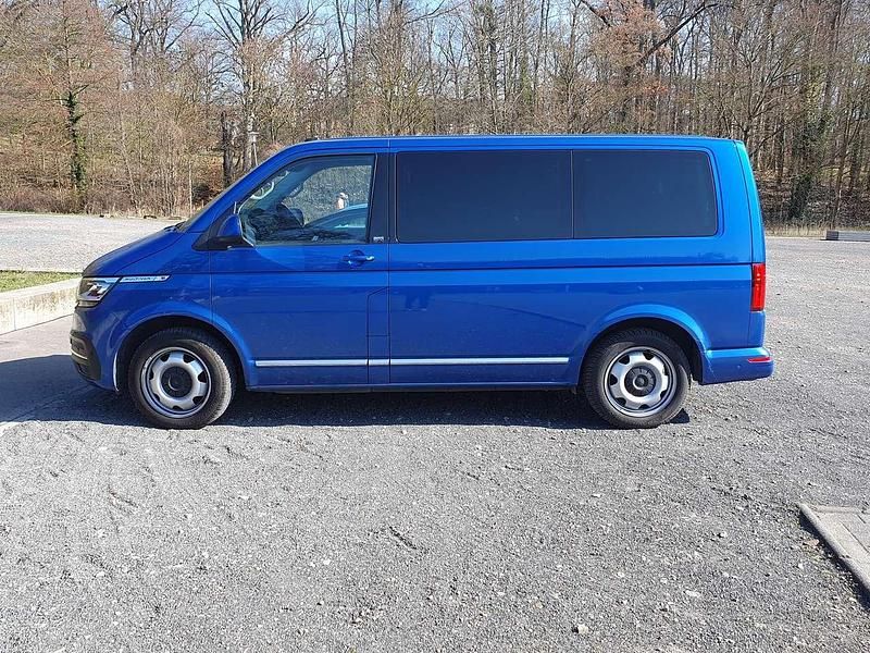 Gebraucht VW Multivan 150 PS (110 kW) 2021 Blau Van