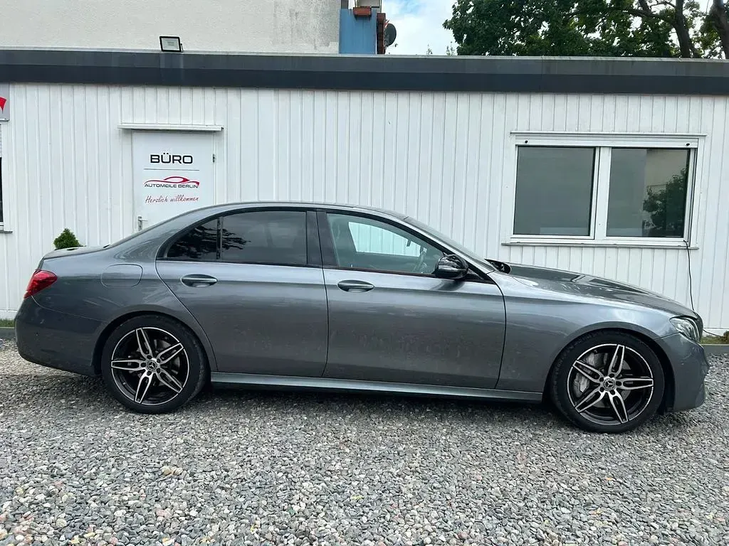 Gebraucht Mercedes E350 AMG line 258 PS (189 kW) 2018 Grau Limousine