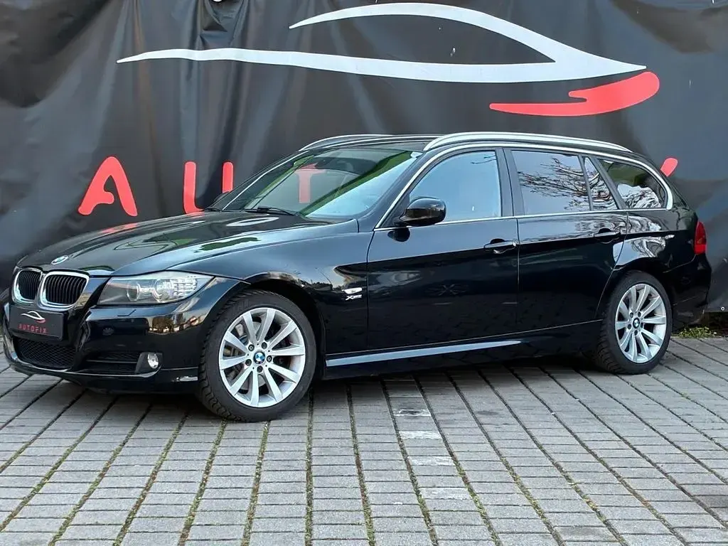 Gebraucht BMW 325 Sport Line 218 PS (160 kW) 2011 Schwarz Kombi