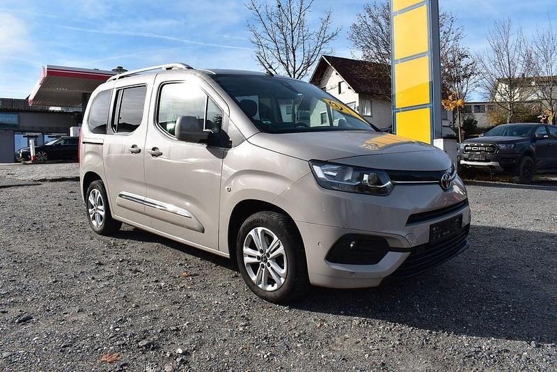 Marble silver Gebraucht 2020 Toyota Proace Verso City Kombi | 22.990 € (Fairer Preis) - Bild 1/4