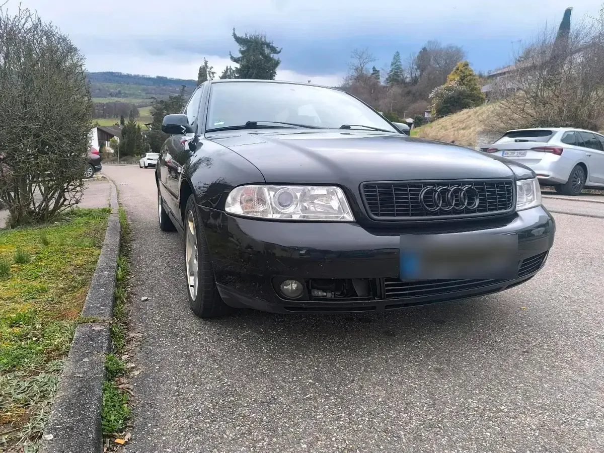 Second-hand Audi A4 S-Line 150 CP (110 kW) 2000 Negru Break