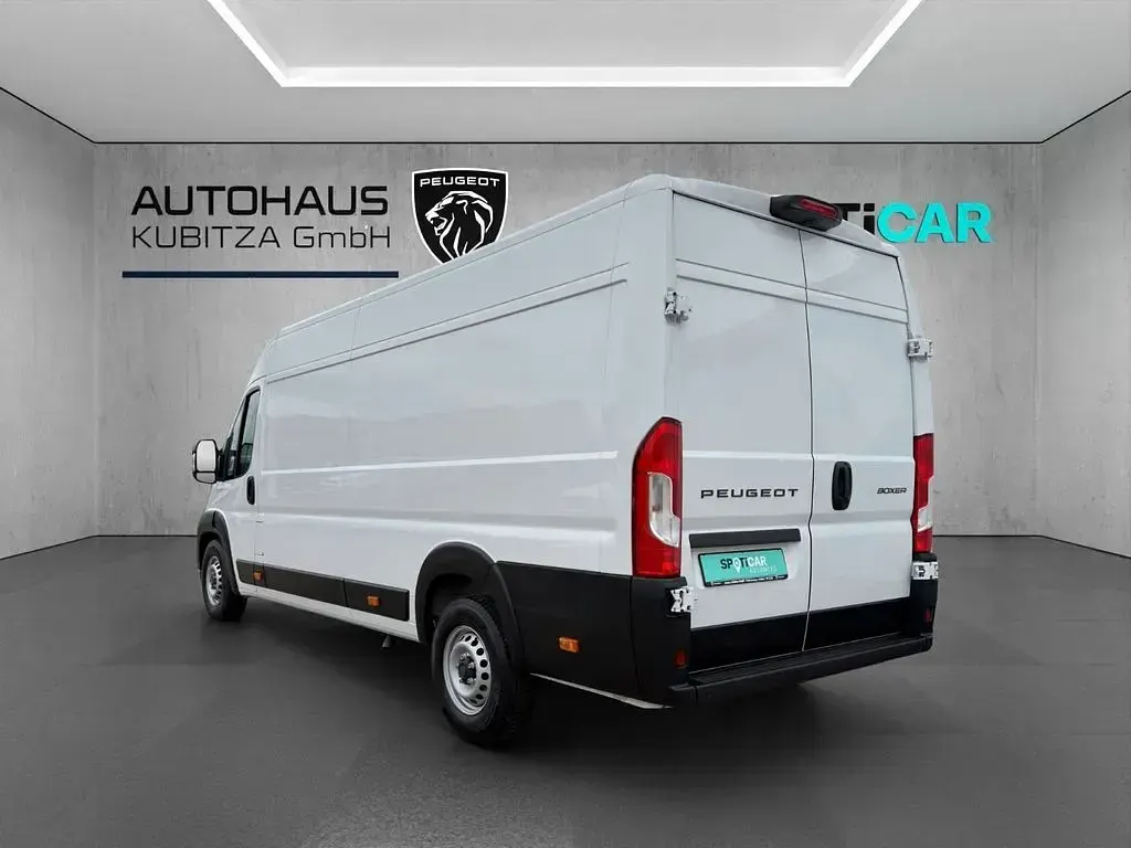 Gebraucht Peugeot Boxer 140 PS (102 kW) 2025 Weiß Van