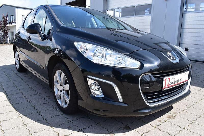 Schwarz Gebraucht 2012 Peugeot 308 Active Limousine | 7.200 € (Teuer) - Bild 1/4