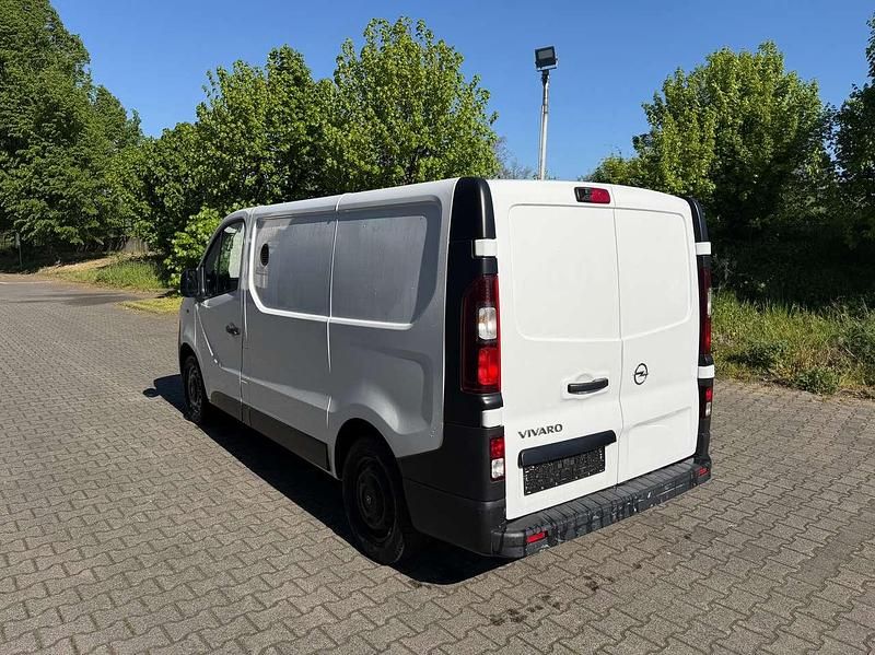 Gebraucht Opel Vivaro S 90 PS (66 kW) 2017 Weiß Van / Kleinbus