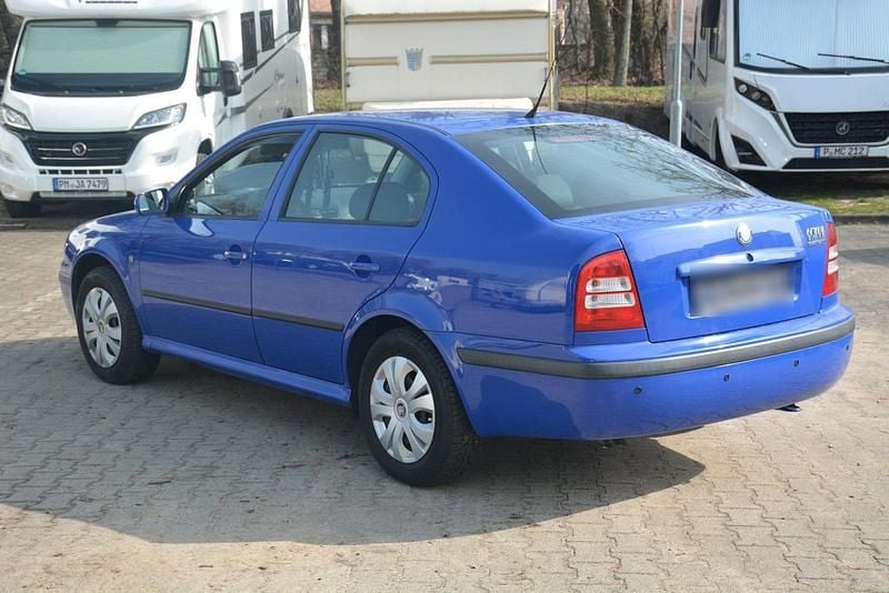 Gebraucht Skoda Octavia 101 PS (74 kW) 2009 Blau Limousine