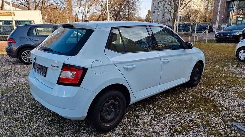 Gebraucht Skoda Fabia Cool Plus 60 PS (44 kW) 2018 Weiß Limousine