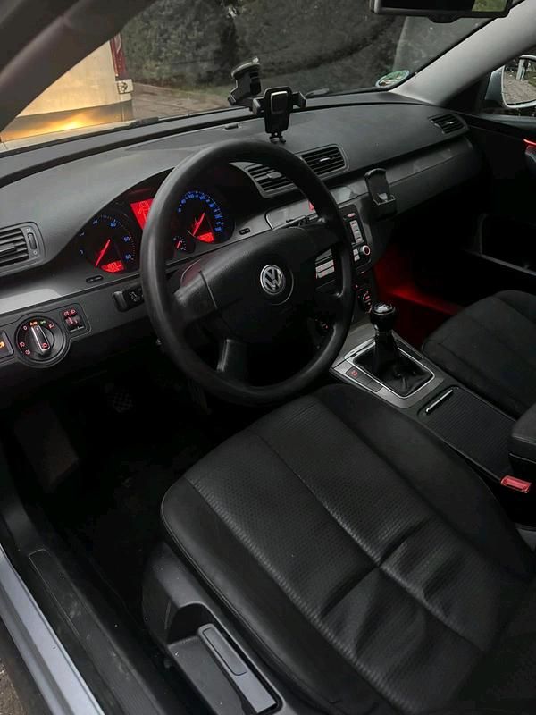 Gebraucht VW Passat 105 PS (77 kW) 2007 Grau Limousine