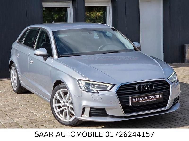 Silber Gebraucht 2019 Audi A3 Sportback Sport Limousine | 14.480 € (Guter Preis) - Bild 1/4