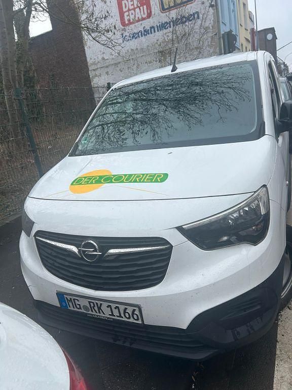 Gebraucht Opel Combo 131 PS (96 kW) 2021 Weiß Van / Kleinbus