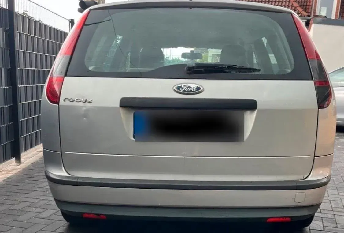Gebraucht Ford Focus 100 PS (73 kW) 2005 Grau Kombi