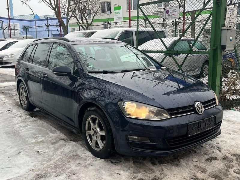 Gebraucht VW Golf VII 110 PS (80 kW) 2015 Night blue metallic Kombi