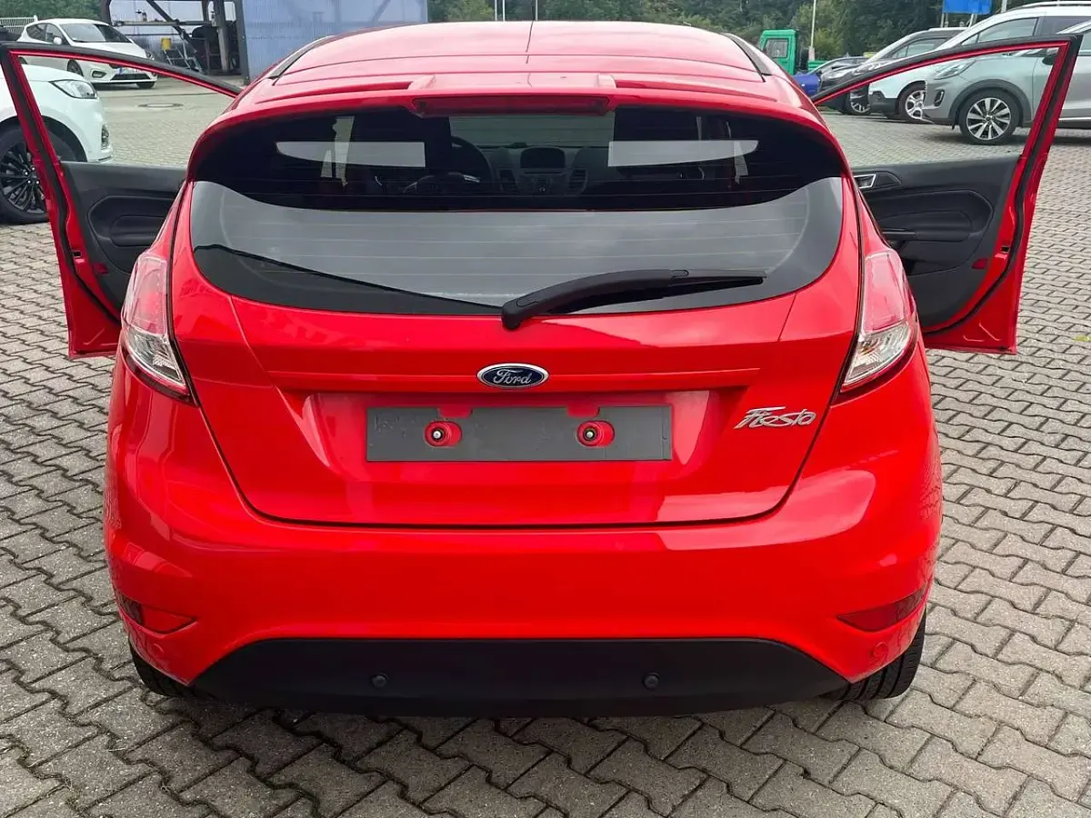 Gebraucht Ford Fiesta Trend 80 PS (58 kW) 2013 Racerot Kleinwagen