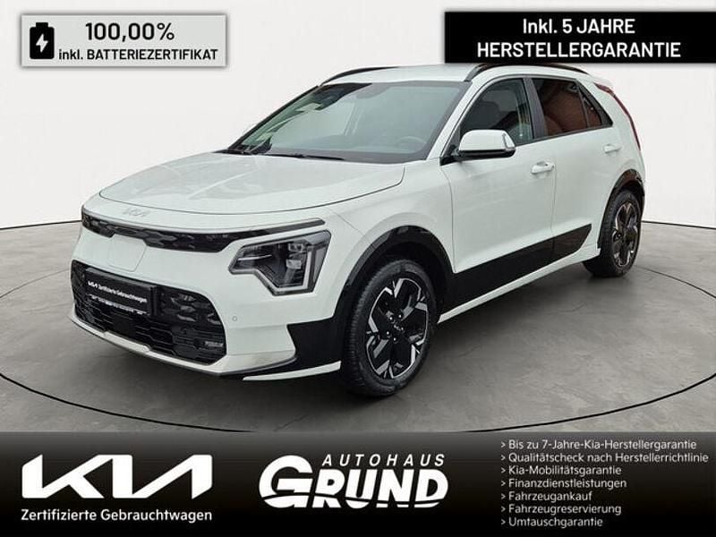 Weiss / schneeweiss Gebraucht 2023 Kia e-Niro Inspiration SUV | 26.490 € (Fairer Preis) - Bild 1/2