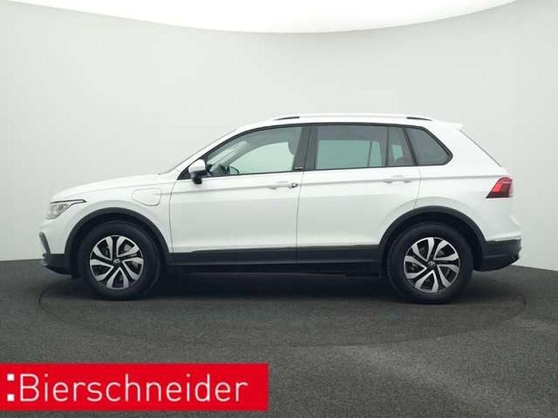 Gebraucht VW Tiguan Active 245 PS (180 kW) 2022 Pure white SUV