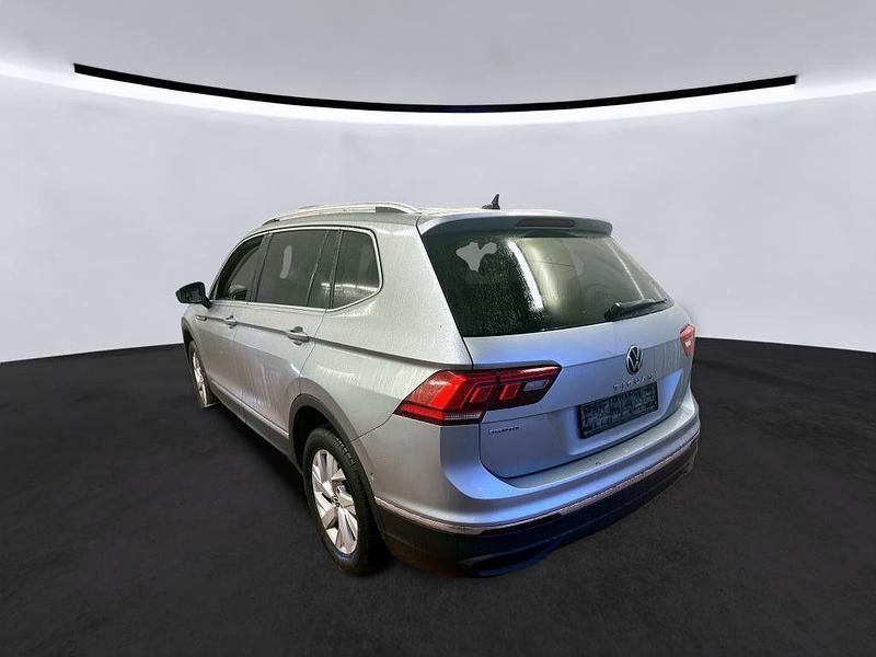 Gebraucht VW Tiguan Allspace Life 150 PS (110 kW) 2022 Silber SUV