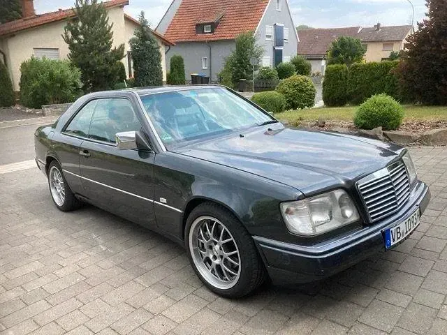 Gebraucht Mercedes E320 220 PS (161 kW) 1993 Schwarz Coupé