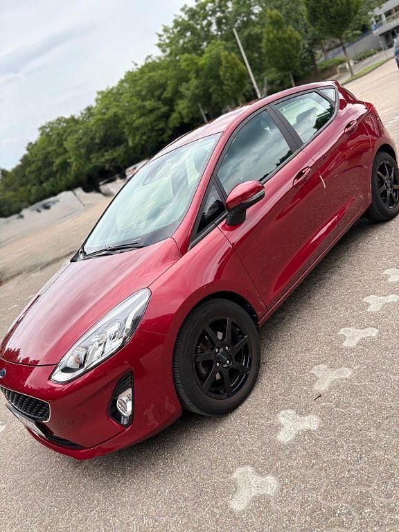 Rot Gebraucht 2020 Ford Fiesta Cool & Connect Kleinwagen | 8.900 € (Guter Preis) - Bild 1/4