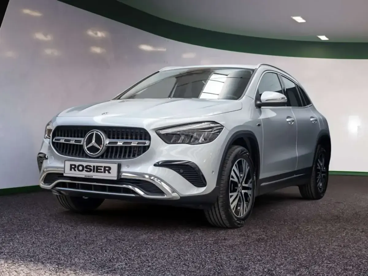 Gebraucht Mercedes GLA250 Advanced 218 PS (160 kW) 2025 Silber / hightechsilber (metallic) SUV