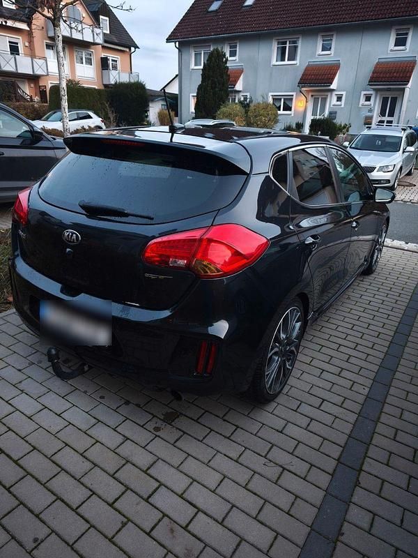 Gebraucht Kia Ceed GT-Track 204 PS (150 kW) 2014 Schwarz Kleinwagen