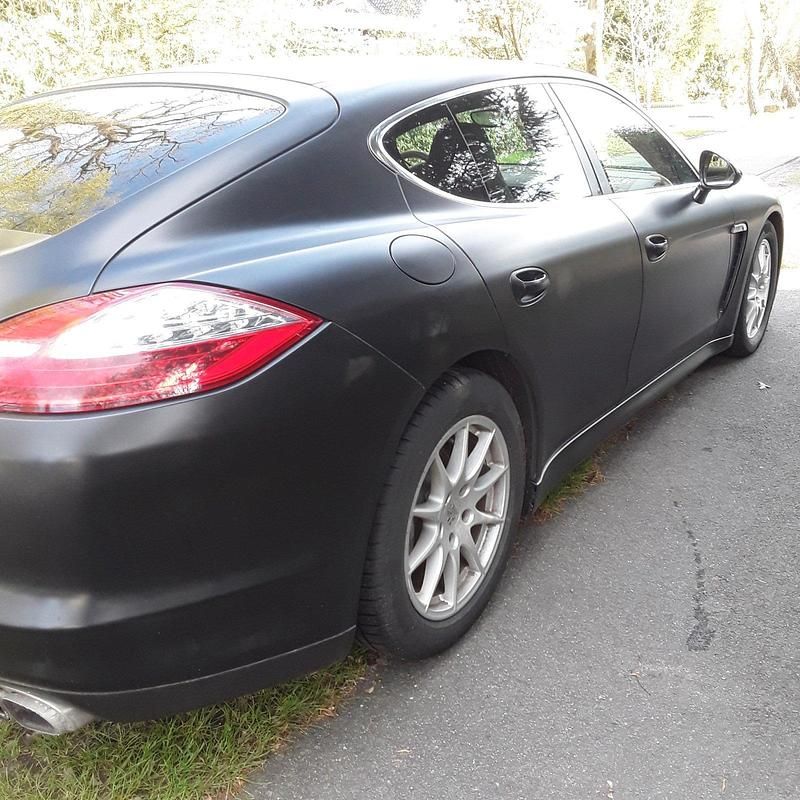 Second-hand Porsche Panamera 400 CP (294 kW) 2010 Negru Hatchback