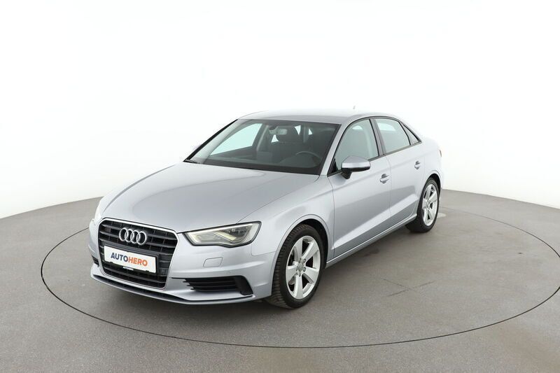 Grau Gebraucht 2016 Audi A3 Ambition Limousine | 17.090 € (Fairer Preis) - Bild 1/4