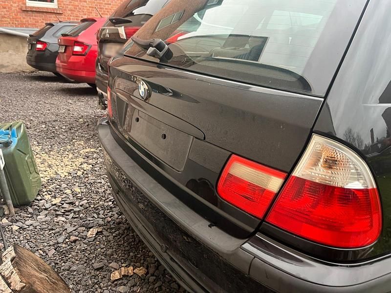 Gebraucht BMW 320 170 PS (125 kW) 2004 Schwarz Kombi