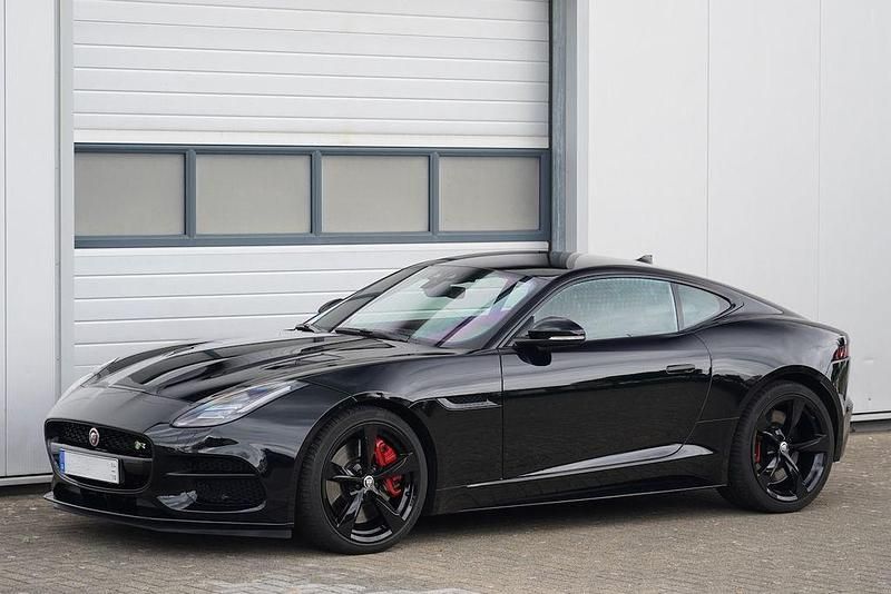 Schwarz Gebraucht 2020 Jaguar F-Type R Coupé | 59.900 € - Bild 1/4