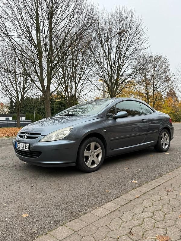 Blau Gebraucht 2004 Peugeot 307 CC Cabrio | 1.350 € (Fairer Preis) - Bild 1/4