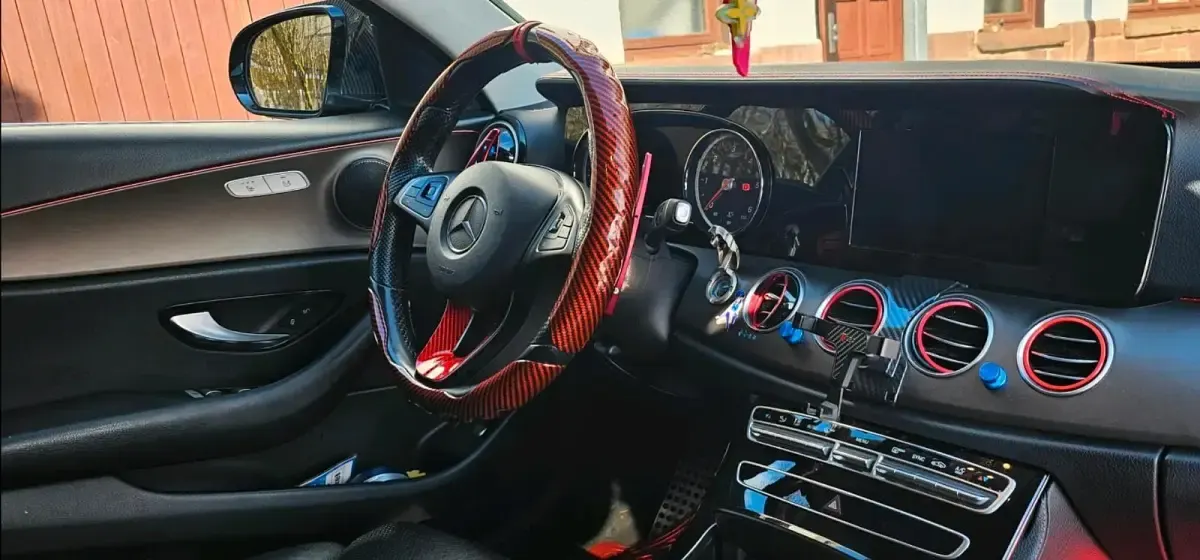 Używany Mercedes E200 150 KM (110 kW) 2016 Czarny Sedan/Limuzyna