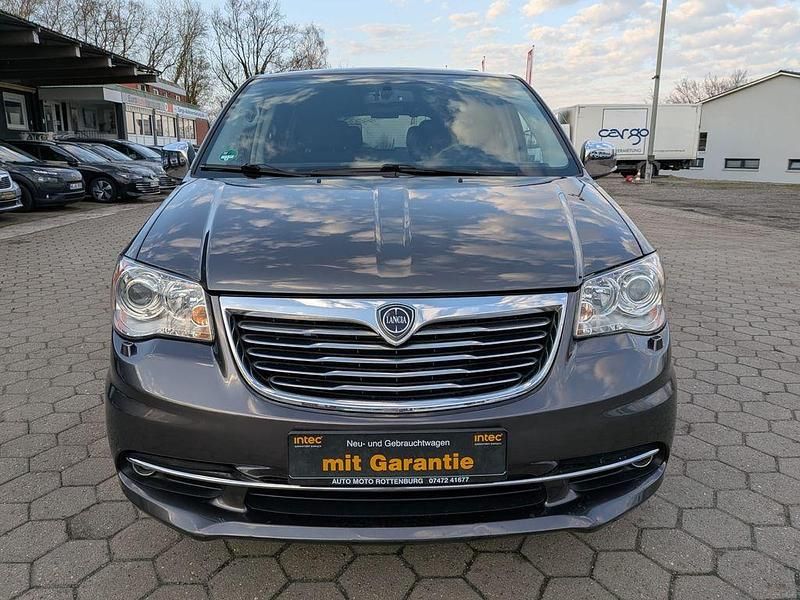 Gebraucht Lancia Voyager Platinum 177 PS (130 kW) 2014 Grau Van / Kleinbus