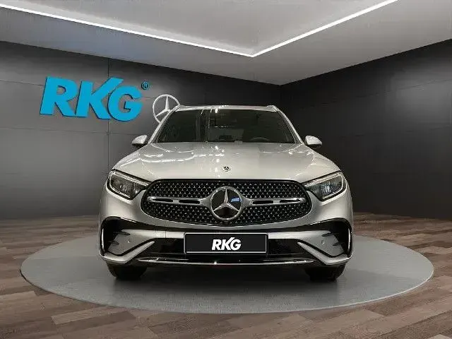 Gebraucht Mercedes GLC200 AMG 204 PS (150 kW) 2026 Silber SUV