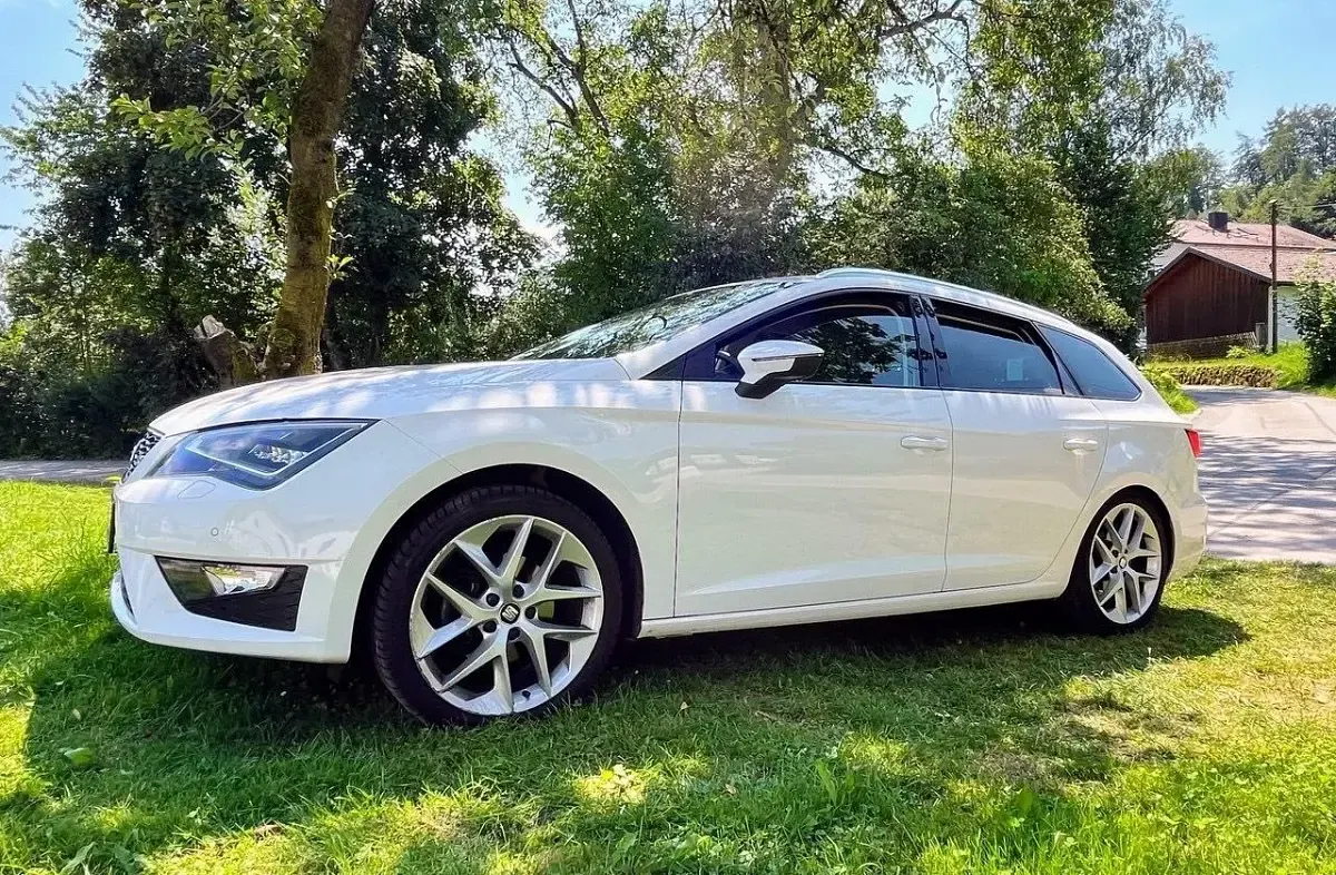 Gebraucht Seat Leon ST FR 125 PS (91 kW) 2017 Weiß Kombi